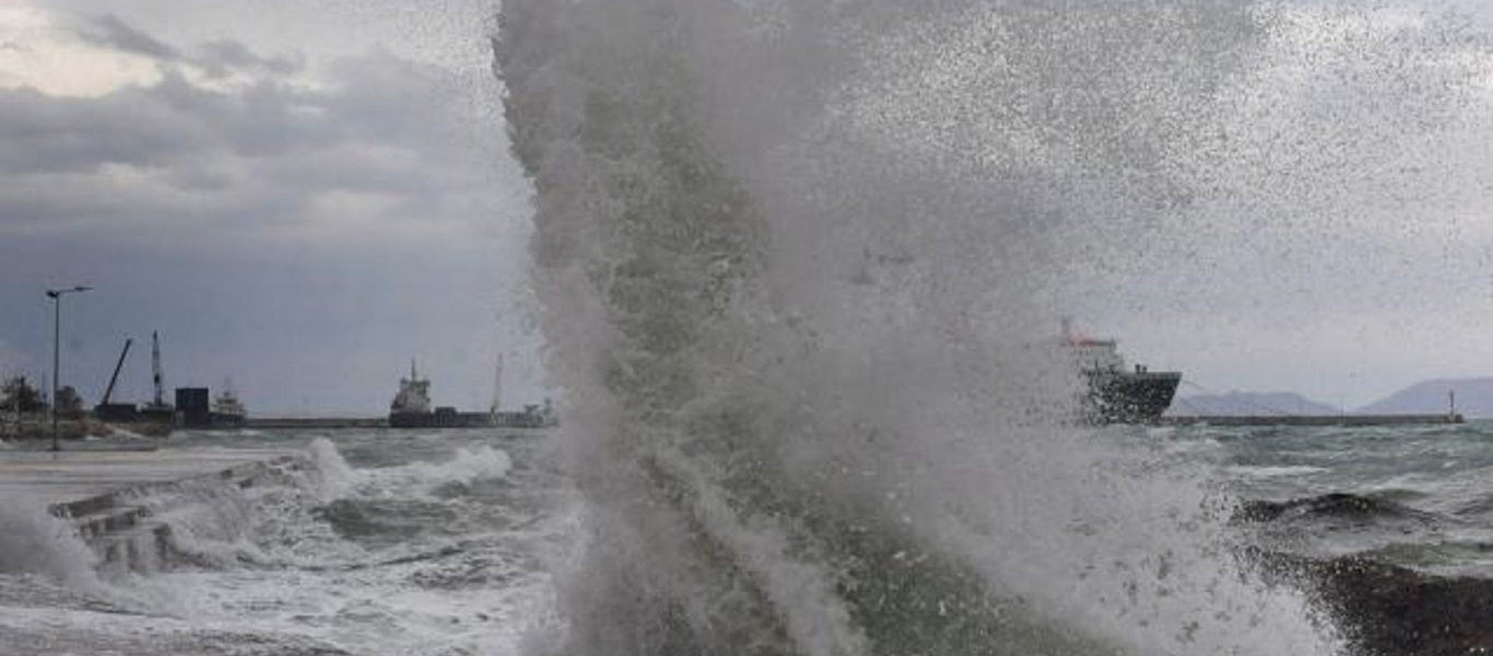 Εκκενώθηκε κάμπινγκ στην ακτή Αζάπικο από την κακοκαιρία